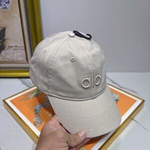 ALO Yoga Cream Casual Cap
